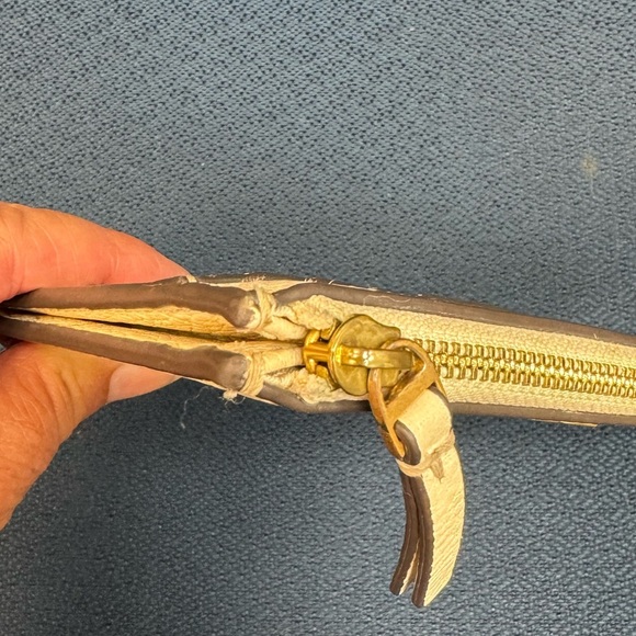 Tory Burch Leather Card Holder in Beige - Picture 5 of 5